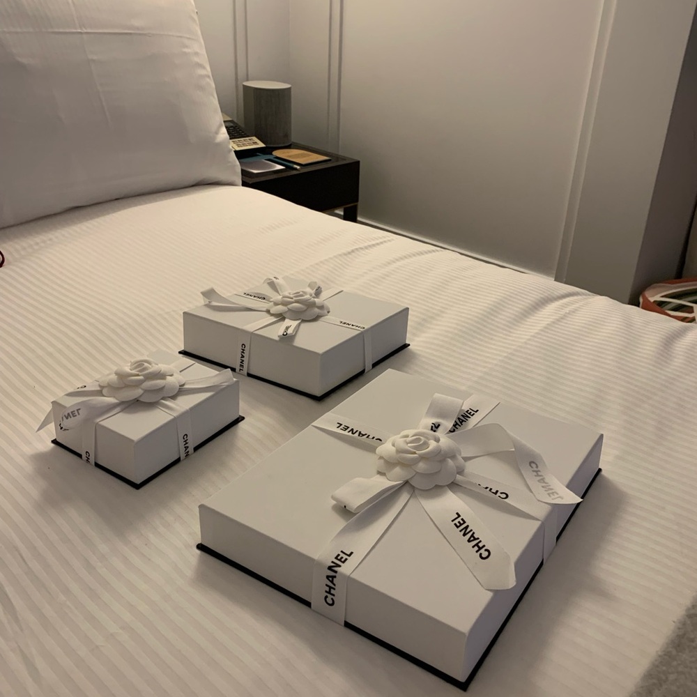 Brand new Authentic Rare from Paris Chanel White Gift Box with Ribbon,camellia - Picture 12 of 13